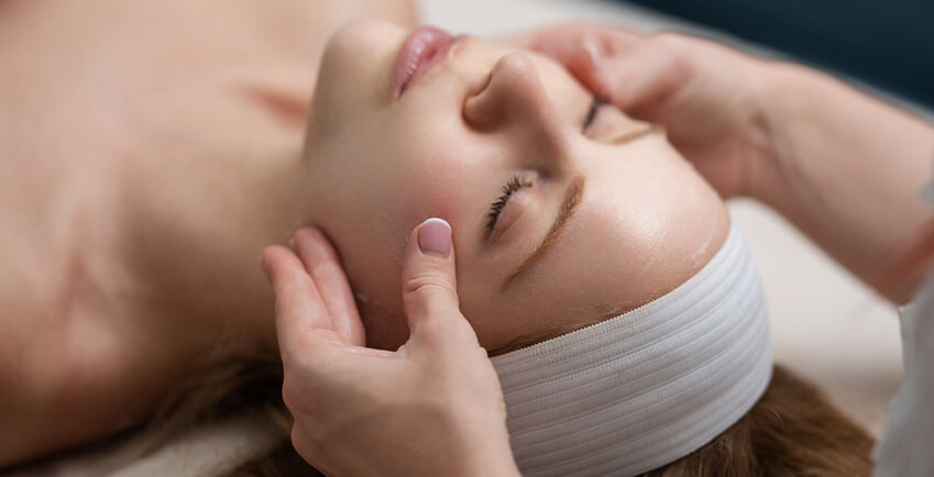 Combination Therapy with Chemical Peels, Microneedling, and PRP in Facial Rejuvenation - IAAPS